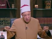 هل تجوز الصلاة بملابس عليها دم؟.. أمين الفتوى يوضح الحكم الشرعي 