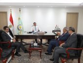 وزير الزراعة يبحث مع "الفاو" دعم "مبادرة إحياء القرية المنتجة" 