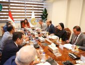 التنمية المحلية توجه بسرعة تنفيذ المشروعات التنموية بقنا
