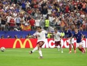 إسبانيا تنهي الشوط الأول أمام فرنسا بالتقدم 1-0 بنصف نهائي كأس العالم