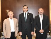 وزير الرياضة يبحث استعدادات المنتخب ومستجدات شراكات الأندية الجماهيرية مع القطاع الخاص