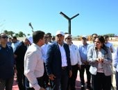 رئيس الوزراء يتفقد مشروع الممشى السياحى الرابط بين مارينا 5 ومارينا 7