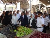 محافظ القليوبية يتفقد سوق بهتيم بعد الانتهاء من تسكين الباعة الجائلين.. صور