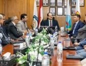 رئيس القابضة للغازات يتابع خطط زيادة إنتاج الغاز بشركة البرلس
