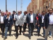 محافظ السويس يتابع مشروعات الصرف الصحي ويوجه بحلول عاجلة لمشكلات البنية التحتية