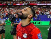 شاهد.. رئيس بشكتاش يتفاعل مع هتافات الجماهير : "يا الله بسم الله.. محمد صلاح"