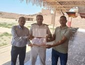 أمانة «مراقب أمن» تُعيد كاميرا لسائح صينى فى معبد إدفو