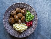 طريقة عمل كرات اللحمة السويدية.. لو مش عارفة تعملى إيه على الغدا النهاردة