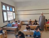 رئيس منطقة سوهاج الأزهرية يتفقد امتحانات الدور الثانى لمراحل النقل بالمعاهد