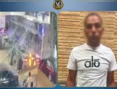 انقلاب مقطورة نقل على سيارتين ومصرع مواطن بالفيوم.. فيديو