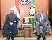 محافظ الدقهلية يستقبل وزير الأوقاف خلال زيارته لتفقد تصفيات مسابقة دولة التلاوة.. فيديو