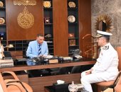 محافظ جنوب سيناء يبحث مع مدير إدارة المرور إطلاق منظومة التاكسي الذكي