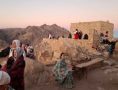 سانت كاترين تستقبل 490 سائحا وزائرا من جنسيات مختلفة لزيارة الدير