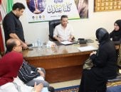 محافظ المنوفية يلتقى بـ200 مواطن خلال يوم كامل لبحث الشكاوى