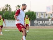 بيكهام يعود لتدريبات سيراميكا بعد انتهاء إعارته للأهلى.. وقرار عموتة يحسم مصيره