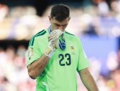 مارتينيز حارس الأرجنتين يلمح إلى الاعتزال الدولي بعد خسارة كأس العالم