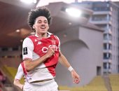 ليفربول ينافس سان جيرمان على ضم موهبة موناكو أكليوش