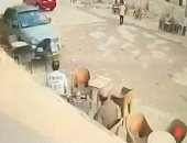 ضبط سائق لاصطدامه عمدا بكراسي ومناضد مقهى في أبو المطامير
