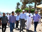محافظ جنوب سيناء يتفقد المناطق المحرومة من الصرف الصحي في العصلة بمدينة دهب