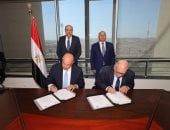 ​وزيرا النقل والطيران يشهدان توقيع بروتوكول لرفع كفاءة وصيانة ممرات المطارات