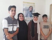 الأولى على الثانوية العامة بغزة: هدموا منزلنا.. وأهدى الـ 99.9 % لوالدي الشهيد