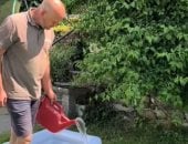 حيل وابتكارات.. كيف يتجاوز البريطانيون "حظر خراطيم المياه" لرى حدائقهم؟