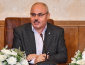 رئيس جامعة قناة السويس يعتمد نتيجة ليسانس الآداب.. وإعلان أسماء العشرة الأوائل