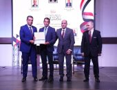 محافظ البحر الأحمر ووزير العمل يفتتحان ملتقى السلامة المهنية بالغردقة.. صور