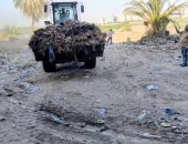 الوحدة المحلية لحي شرق سوهاج ترفع 30 طنا من مخلفات الحرائق وتحرر محاضر للمخالفين