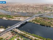 محاور النيل حلقات وصل بين المحافظات.. تضمن تدفق حركة التجارة ونقل البضائع وتدعم الصناعة والزراعة وتنشط السياحة.. سواعد مصرية تنفذ ملحمة هندسية تربط مصر جغرافيا وتؤمّن حياة مواطنيها وتتحول لشرايين التنمية