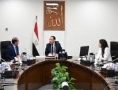 رئيس الوزراء يُتابع ملف تشغيل وصيانة محطات معالجة الصرف الصحى