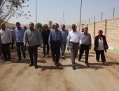محافظ سوهاج يتفقد أعمال رصف وتوسعة طريق الحواويش بطول 3.5 كيلو متر