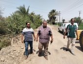 محافظ أسيوط: استمرار تمهيد الطرق غير المرصوفة بقرية بني إبراهيم