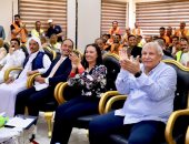 عمرو عثمان يستعرض جهود صندوق مكافحة الإدمان فى تنفيذ البرامج الوقائية بمطروح
