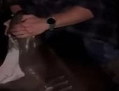 ضبط أمريكى استعرض صيد أنواع قروش ممنوع الاقتراب منها لحصد اللايكات.. فيديو