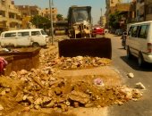 حملة لرفع مخلفات الرتش من شارع ترعة المنصورية بحى الهرم.. صور