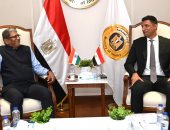 خالد هاشم يبحث إمكانية جذب المطورين الصناعيين الهنود لإقامة مناطق جديدة في مصر