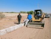 رئاسة مركز الداخلة: استمرار أعمال تركيب البلدورات بمدخل المنطقة الحرفية