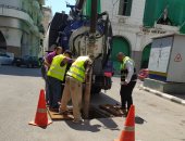 مياه القناة تواصل تطهير شبكات الصرف الصحى بحى الشرق فى بورسعيد