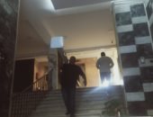 حى العجوزة يوقف أعمال بناء مخالفة بعقار فى ميدان أسوان.. صور