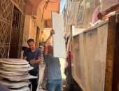 استجابة لشكوى الأهالى.. حى المنيرة الغربية يصادر معدات ورشة رخام مسببة للإزعاج والتلوث