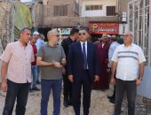 محافظ القليوبية يتفقد سوق شارع الجسر الغربي بالخصوص