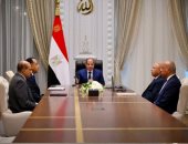 تطوير كوبري أكتوبر وتشغيل مونوريل غرب النيل.. تفاصيل اجتماع الرئيس مع وزير النقل