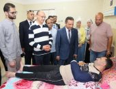 محافظ المنوفية يزور نائب رئيس حي شرق للاطمئنان على حالته الصحية إثر تعرضه للتعدى