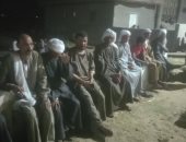 أهالى عزبة محمد يوسف بالفيوم يستعدون لتشييع جنازة 3 من أبناء القرية غرقوا بشاطئ بمطروح