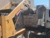 رفع 30 طن من القمامة والمخلفات الصلبة والأتربة بشوارع حى غرب سوهاج