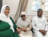 الثانية على الثانوية الأزهرية كفيفة حافظة لكتاب الله.. شيخها: زينات تحدت إعاقتها وحصلت على قراءة حفص وتساعدنى فى تحفيظ القرآن بالكتاب.. ويؤكد: حصدت مراكز متقدمة فى مسابقة شيخ الأزهر
