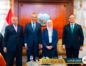 وزير شئون المجالس النيابية يهنئ رئيسة هيئة النيابة الإدارية بتوليها منصبها