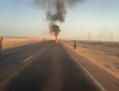 احتراق سيارة نقل محملة بأسطوانات البوتاجاز فى حادث بطريق أبوسمبل.. فيديو