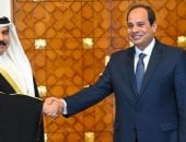 ملك البحرين يعرب للرئيس السيسى عن تضامن بلاده  مع مصر عقب زلزال فجر اليوم
